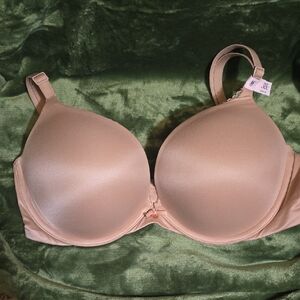 Nude - Victoria's Secret Body By VICTORIA pushup Bra with Smooth Molded Cups